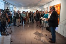 Kiállítás megnyitó a Karinthy Szalonban, 2015-ben
