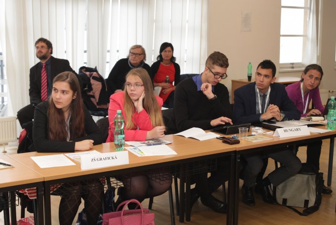 A József Attila Gimnázium diákjai a középiskolai konferencián A József Attila Gimnázium diákjai a középiskolai konferencián