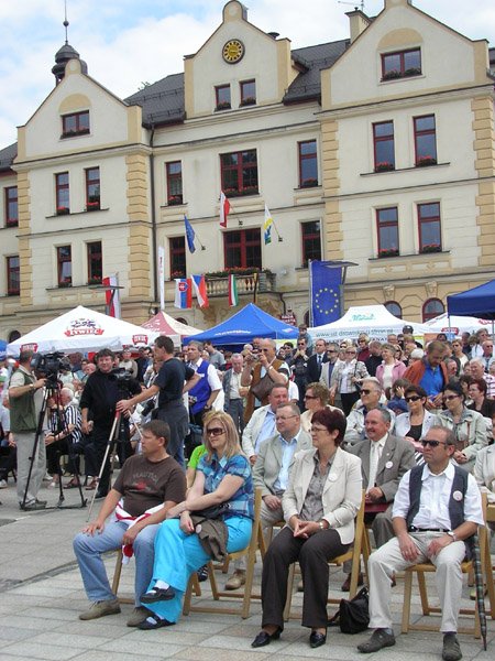Magyar delegáció az Évadnyitó Fesztiválon (2013.) Magyar delegáció az Évadnyitó Fesztiválon (2013.)